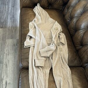 Alo yoga jogging suit